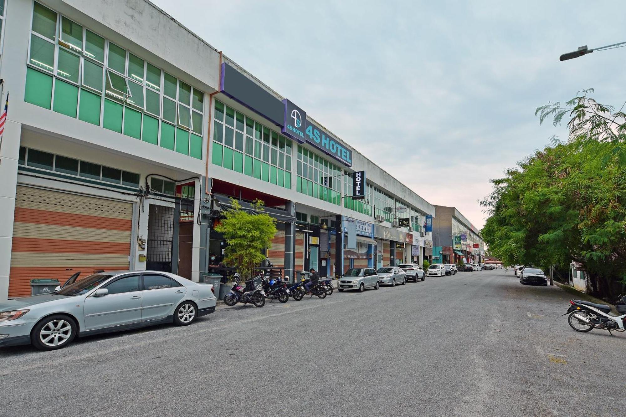 4S Hotel Muar Exteriör bild